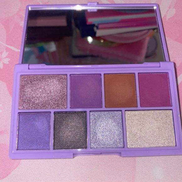 I Heart Revolution Mini Violet Crush Eyeshadow Palette - Picture 4 of 4